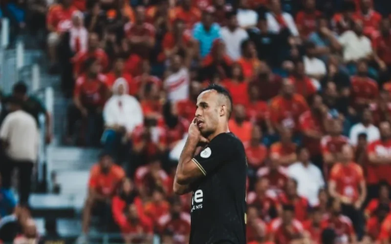 صفقة تبادلية مرتقبة.. ناصر منسي يقترب من مزاملة نجم الأهلي السابق في الدوري